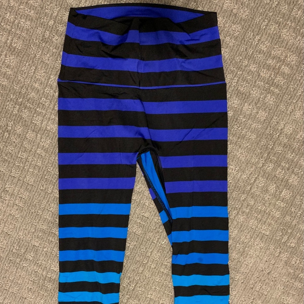K Deer very good condition leggings.